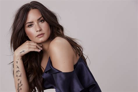demi lovato wallpaper